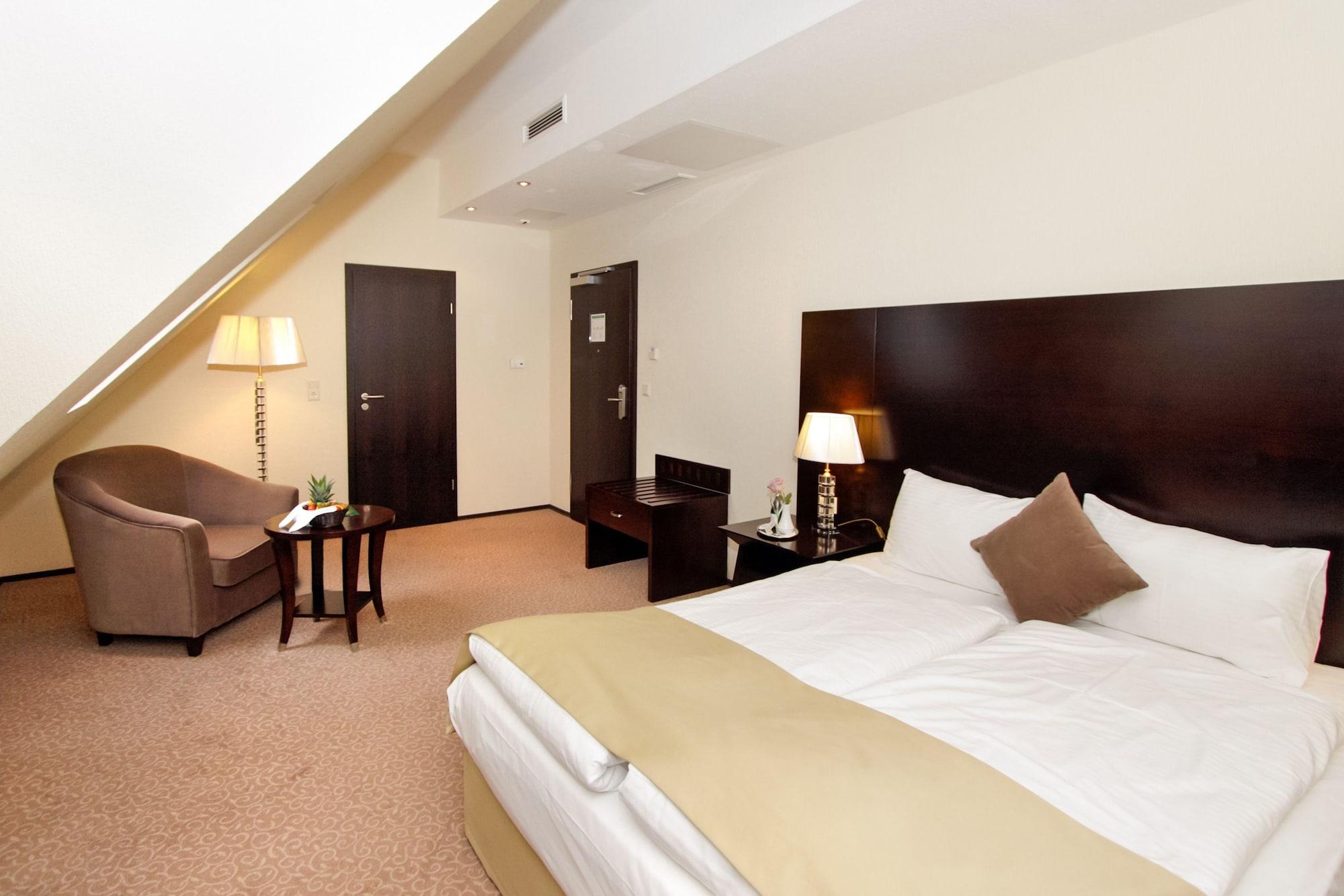 Grand Palace Hotel