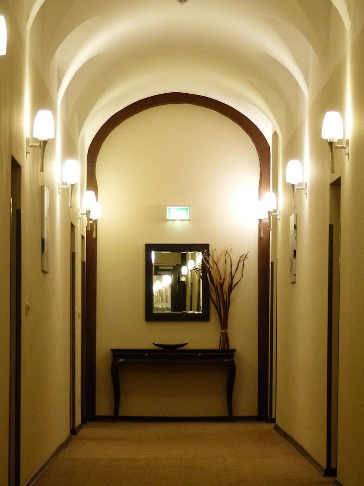 Grand Palace Hotel 4*