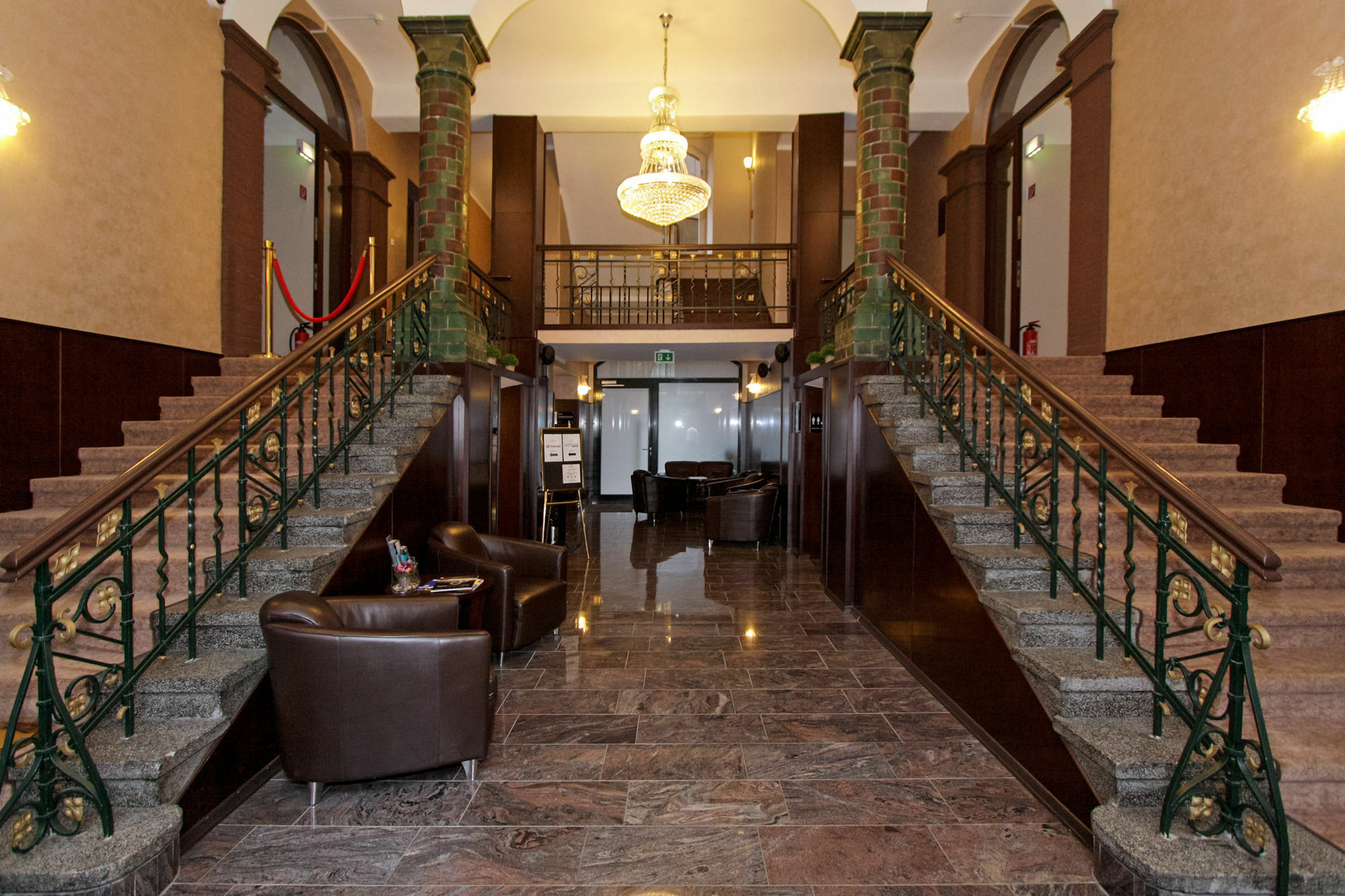 Hotel Grand Palace